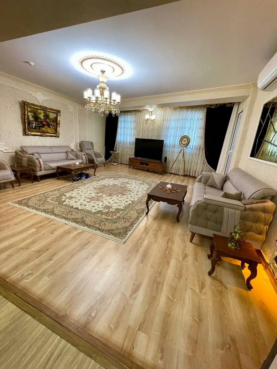 آپارتمان خاص مبله فول امکانات برج میلاد 90متری