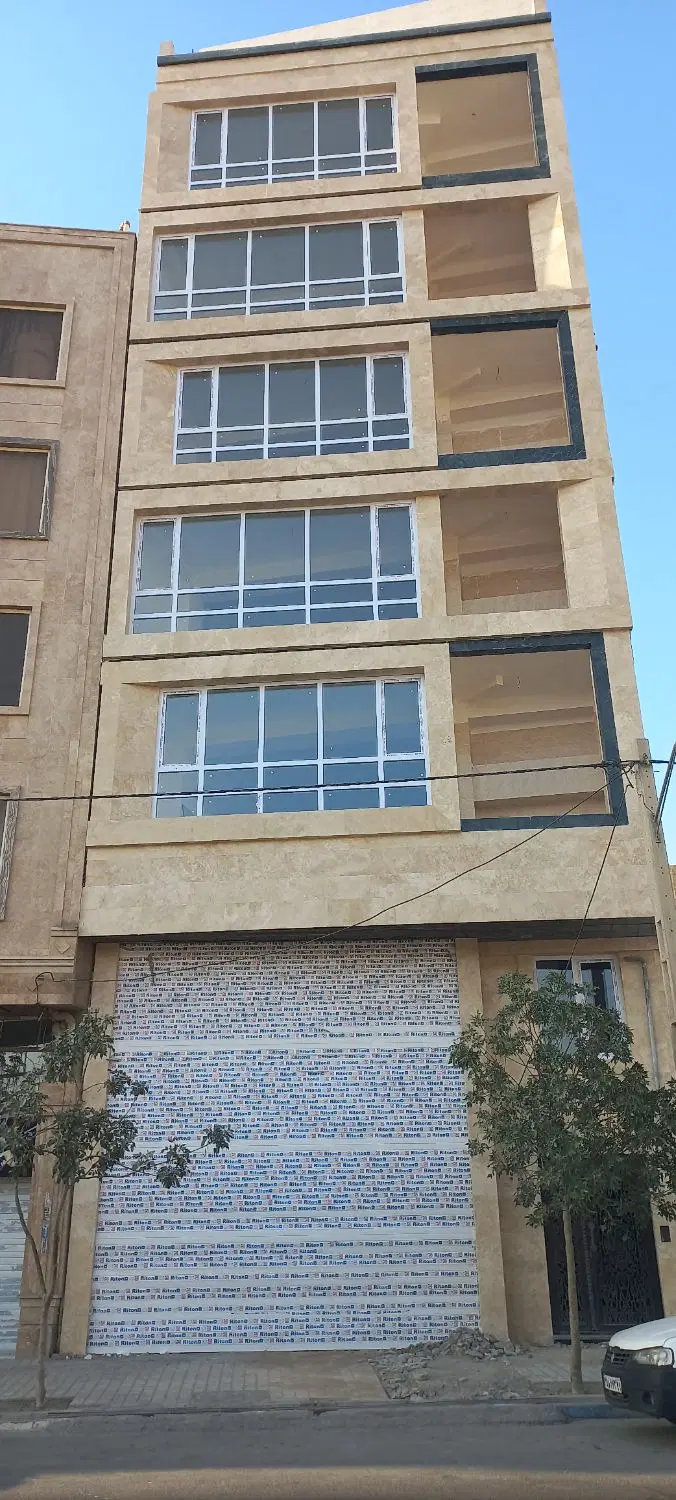 اجاره مناسب ساختمان پزشکان ۵واحد۱۳۰مترتجاری ۲۰۰متر