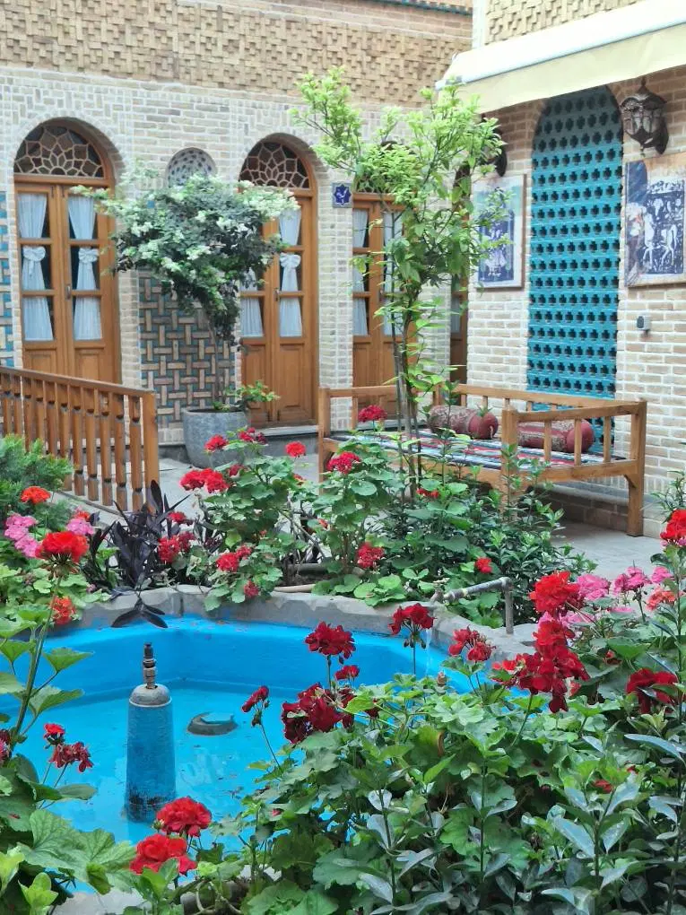 آپارتمان ۱۰۸ متری بر بلوار کاج عظیمیه