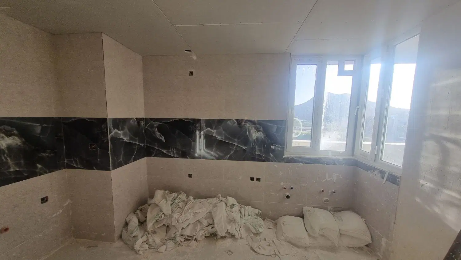 اپارتمان ۱۱۰ دو‌خواب   ارج