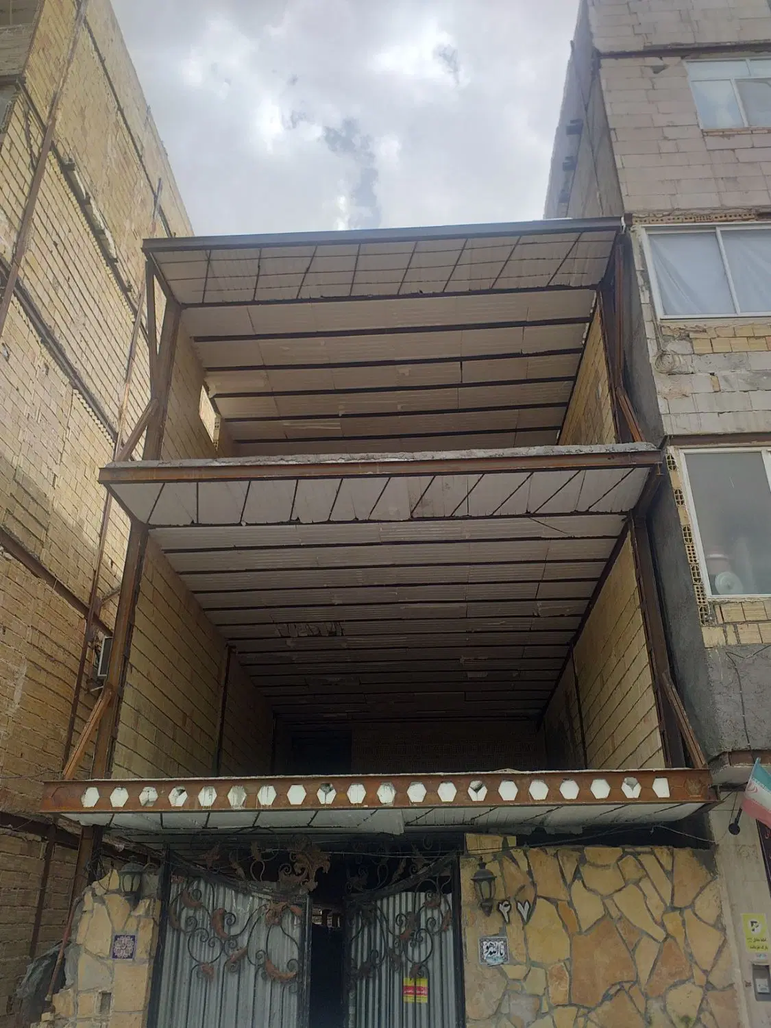 آپارتمان ۹۰ متری دو خواب