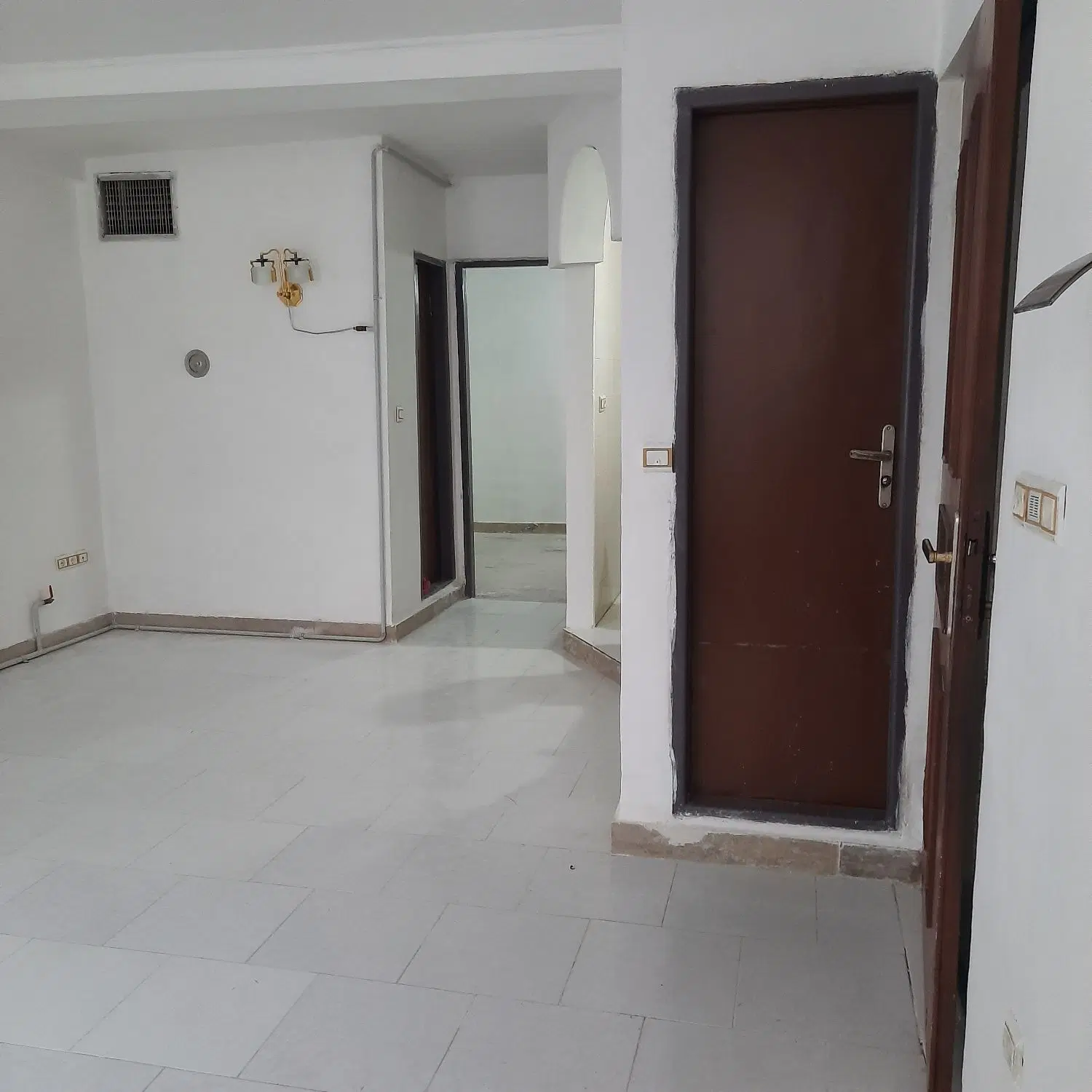 آپارتمان پژوهنده قومس