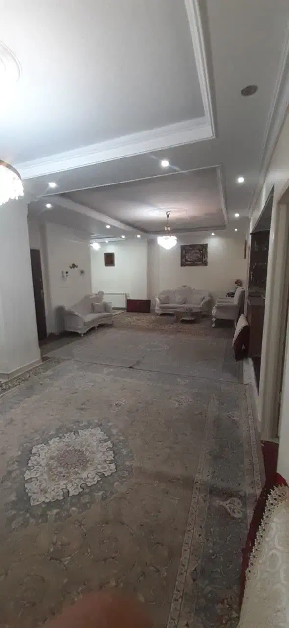 تک واحدی  درتهران