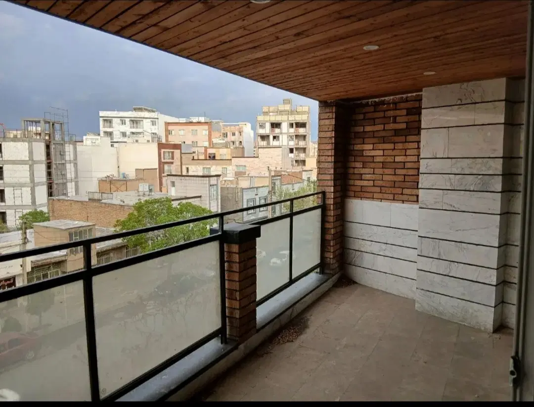 تک واحدی سنگ شیر. چمران