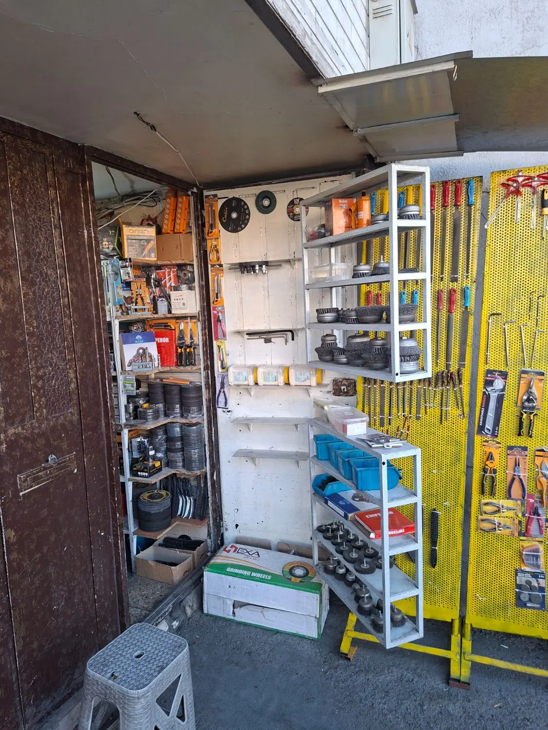 اجاره زیر پله لوکیشن عالی