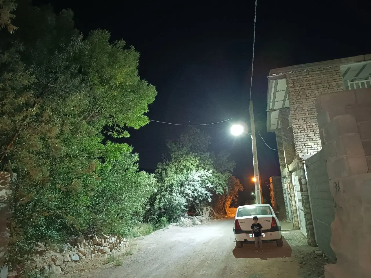 خانه باغ دهبالا . قیمت یک خودرو ایرانی