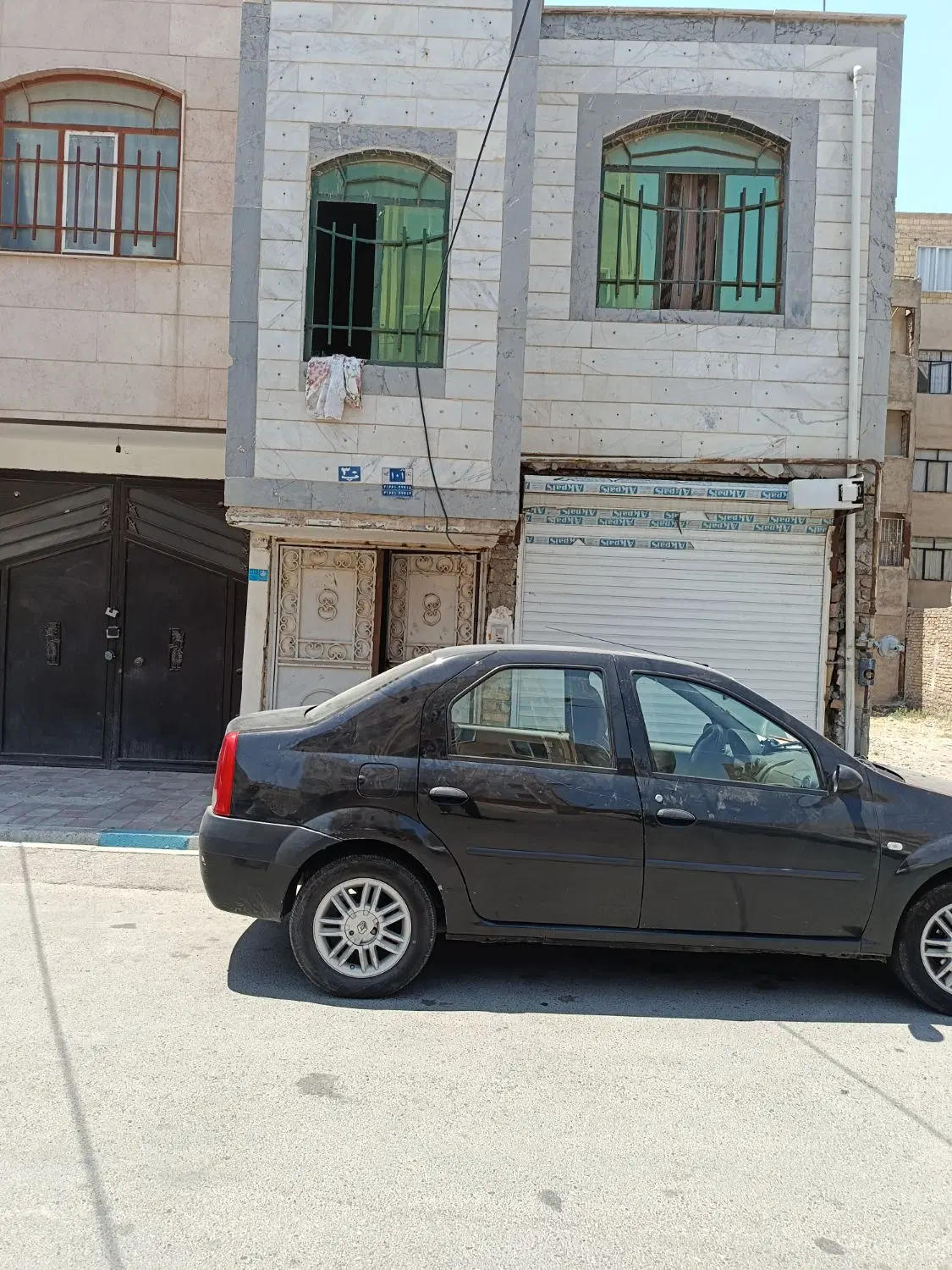 خانه دو واحدی  یک‌خواب، پارکینگ، حیاط خلوت