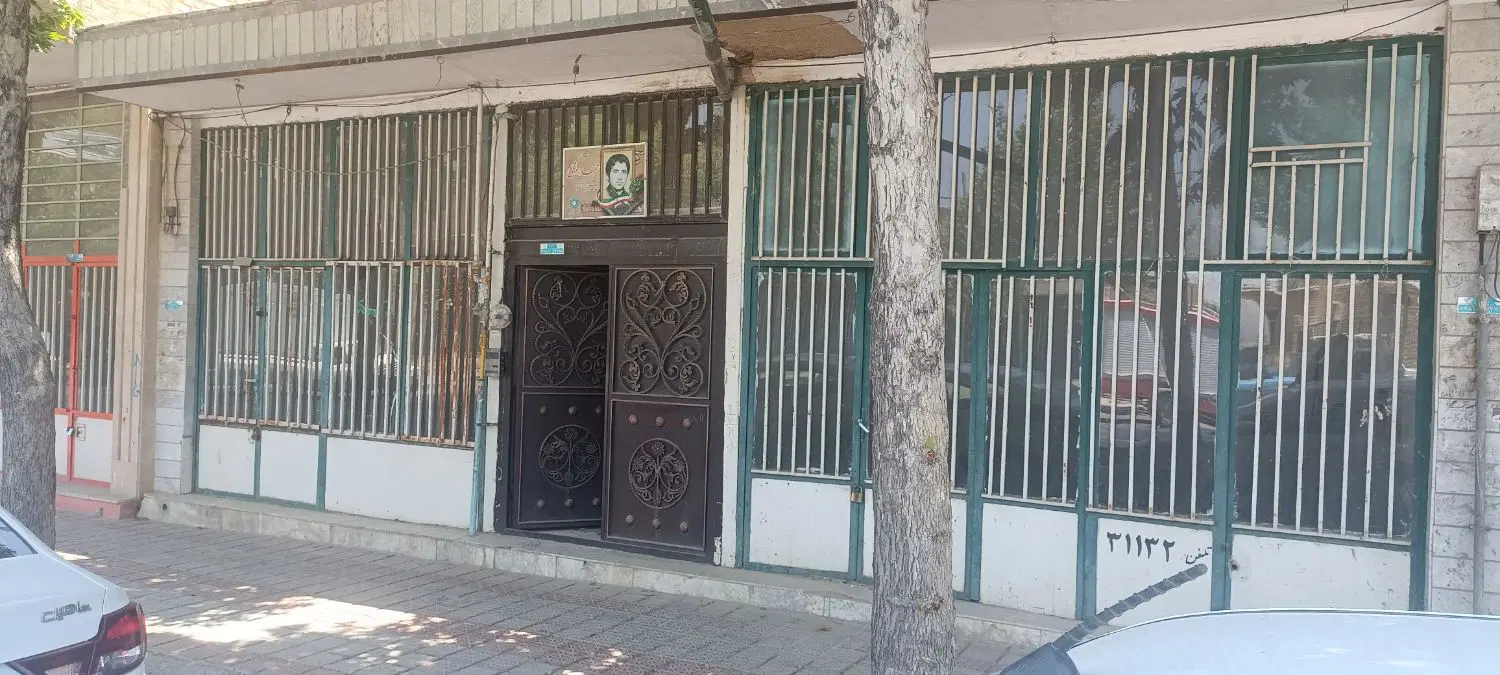 رهن و اجاره  دوباب مغازه کنارهم