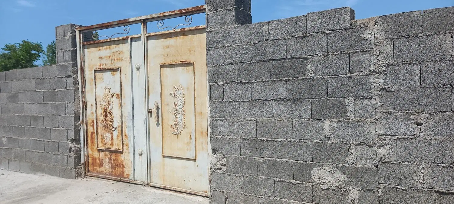 زمین باسند تک برگ مسکونی با رعایت عقب نشینی