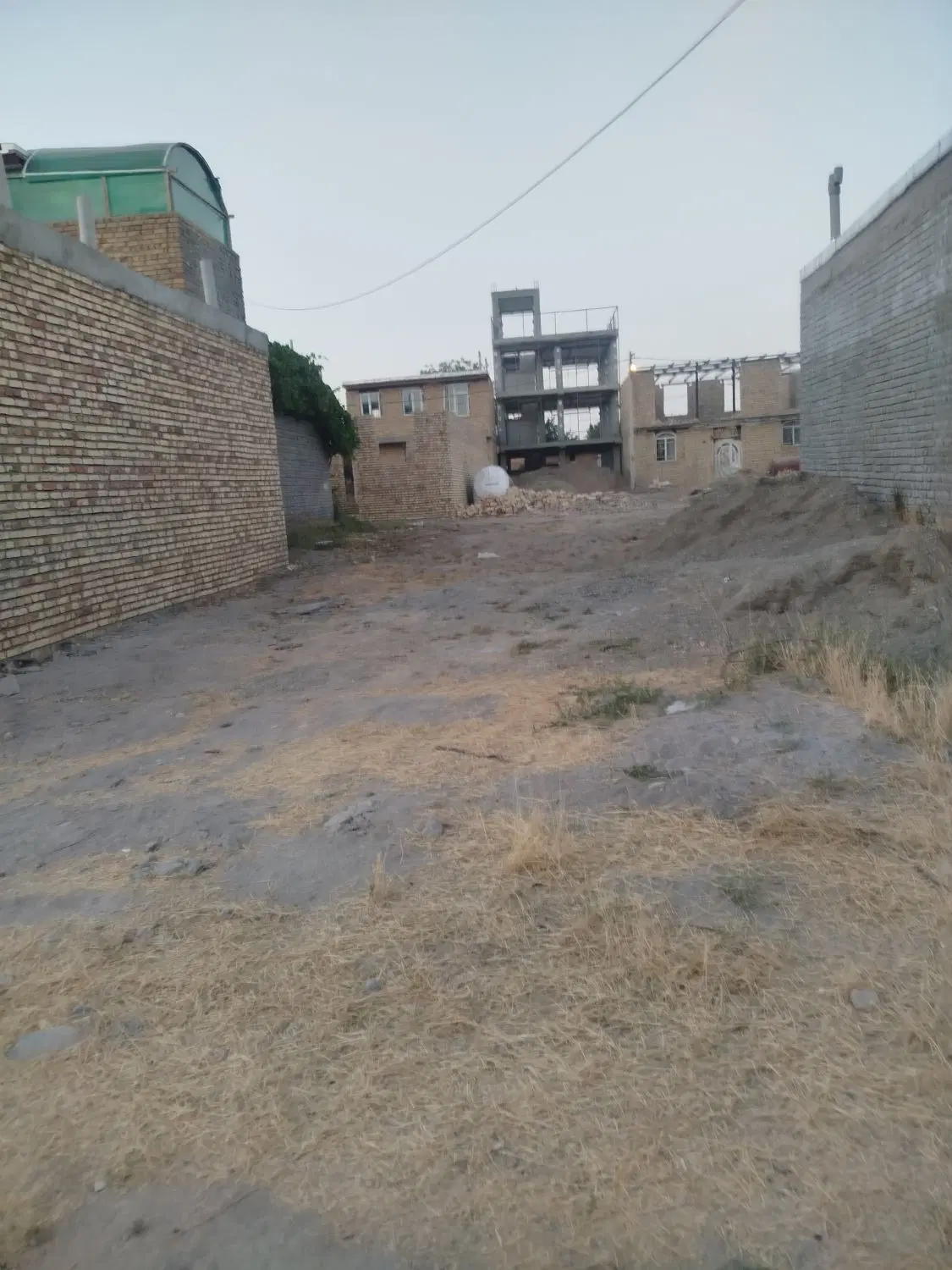زمین درگوی تپه