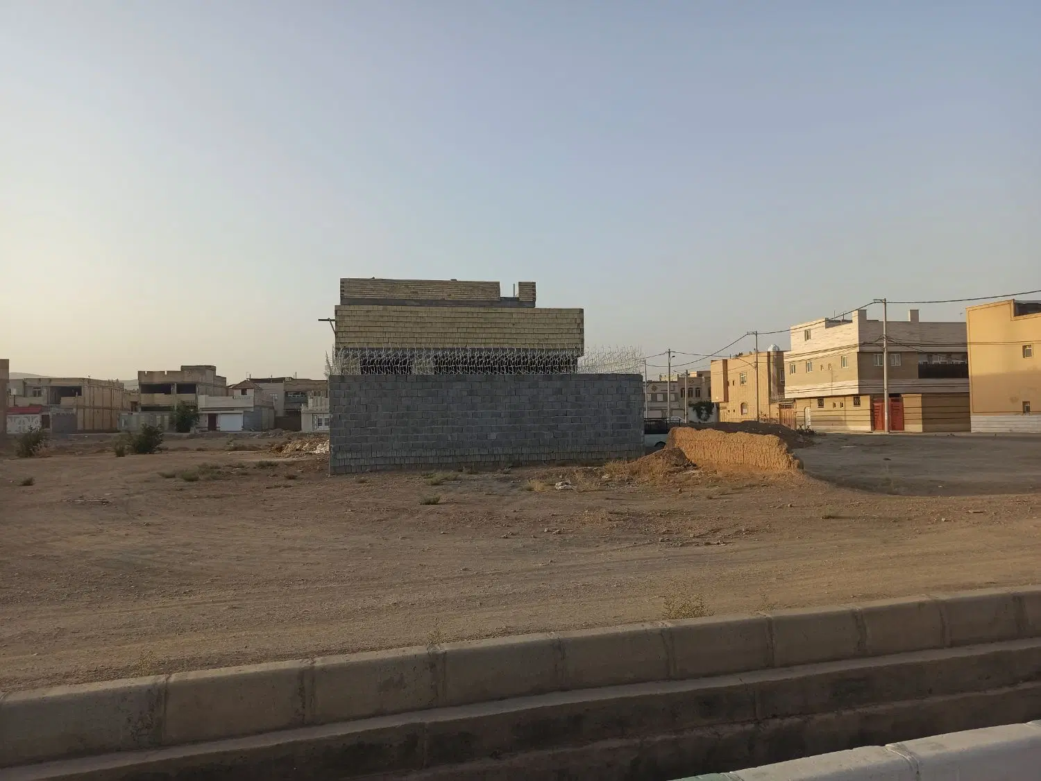 زمین مسکونی غلاف