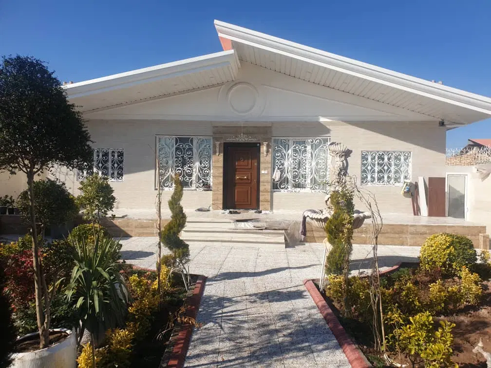 قزوین روستای داغلان۴۰۰متر زمین ۱۲۰متر بنا لوکس.