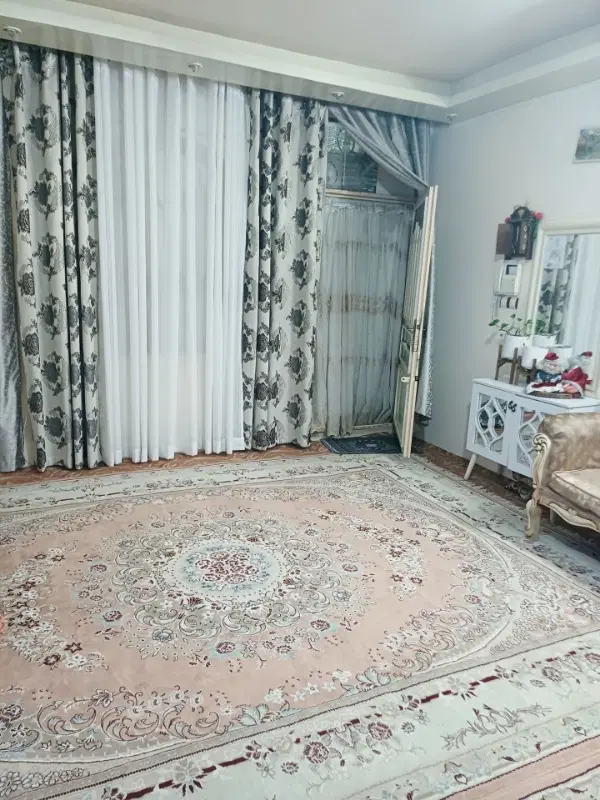 طبقه اول60متری توس 87به فروش میرسد .