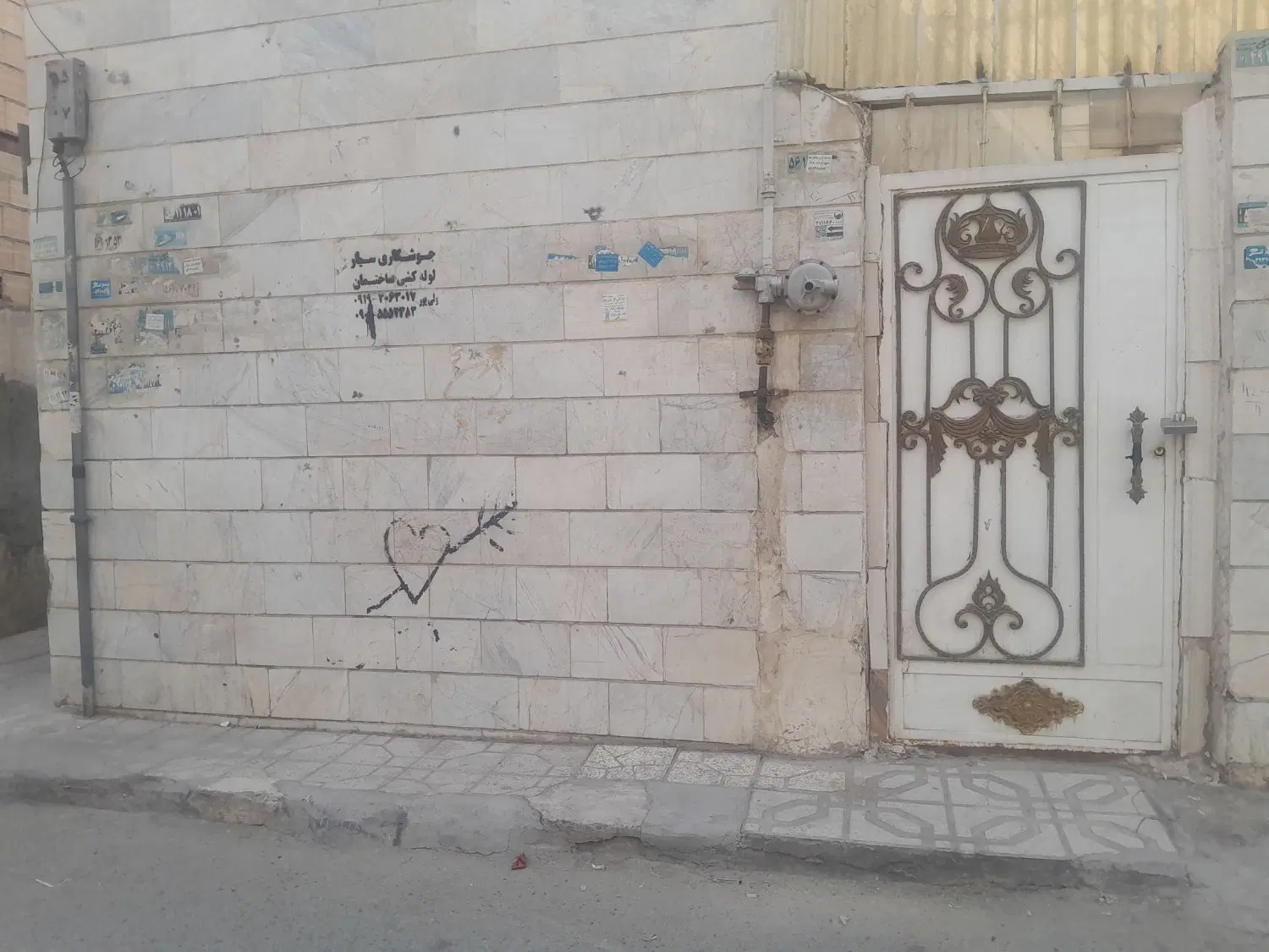 خانه ویلایی درمیان اباد