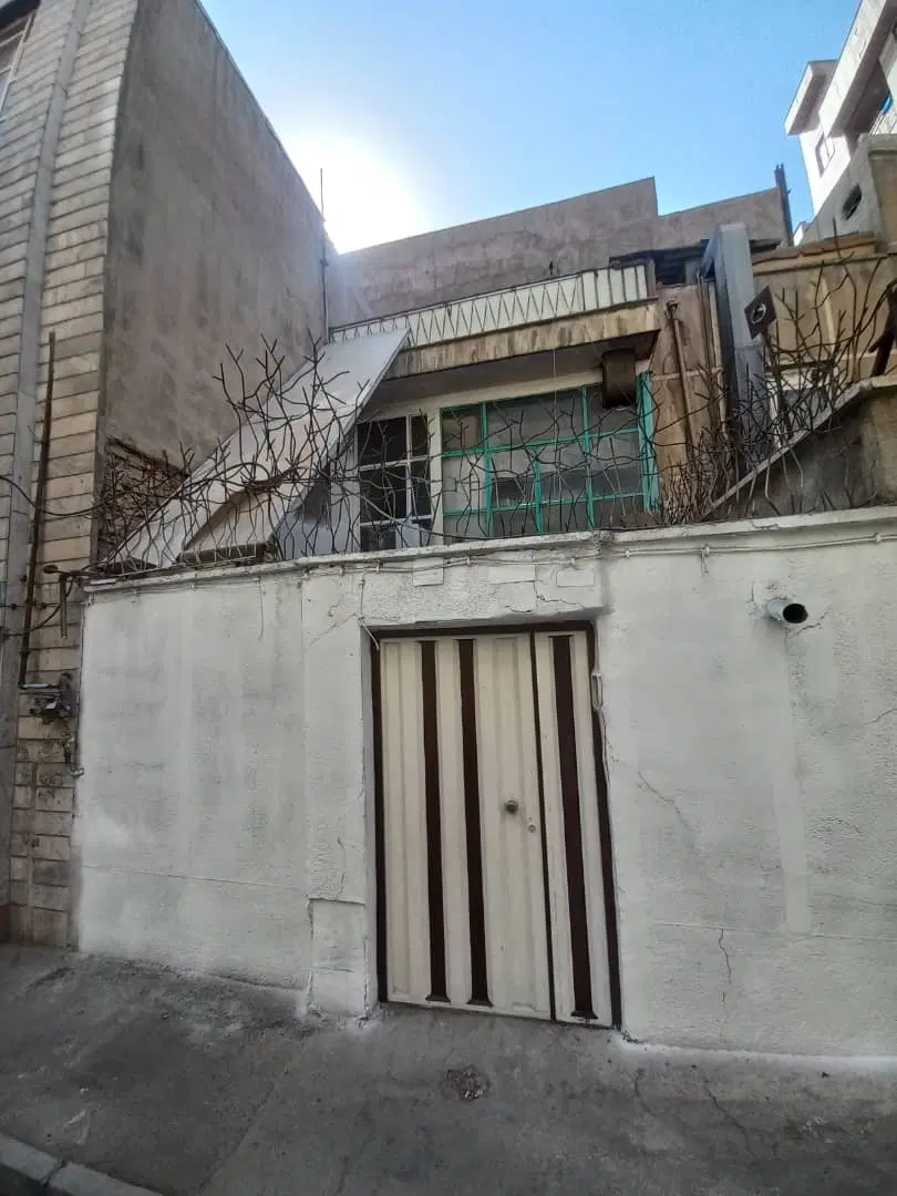 کلنگی ۵۰ متر دو طبقه و نیم