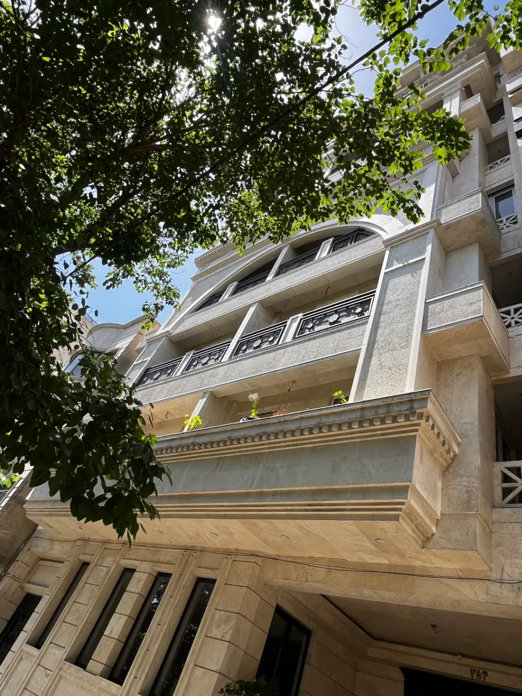 آپارتمان ۱۸۵ فوق لوکس رضاشهر،ویو باغ ملکآباد بمشرف