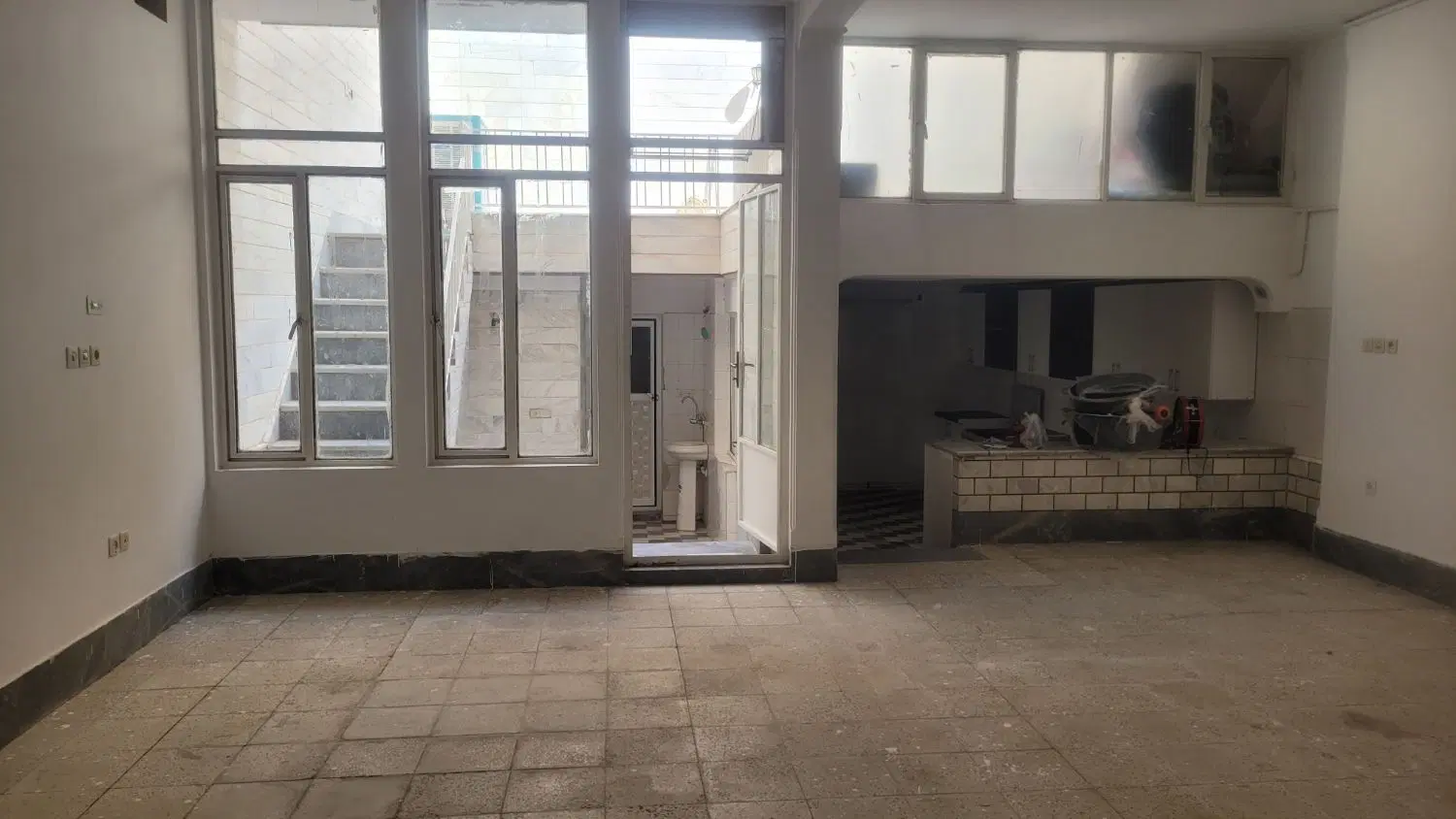 منزل اجاره ای در خیابان معراج