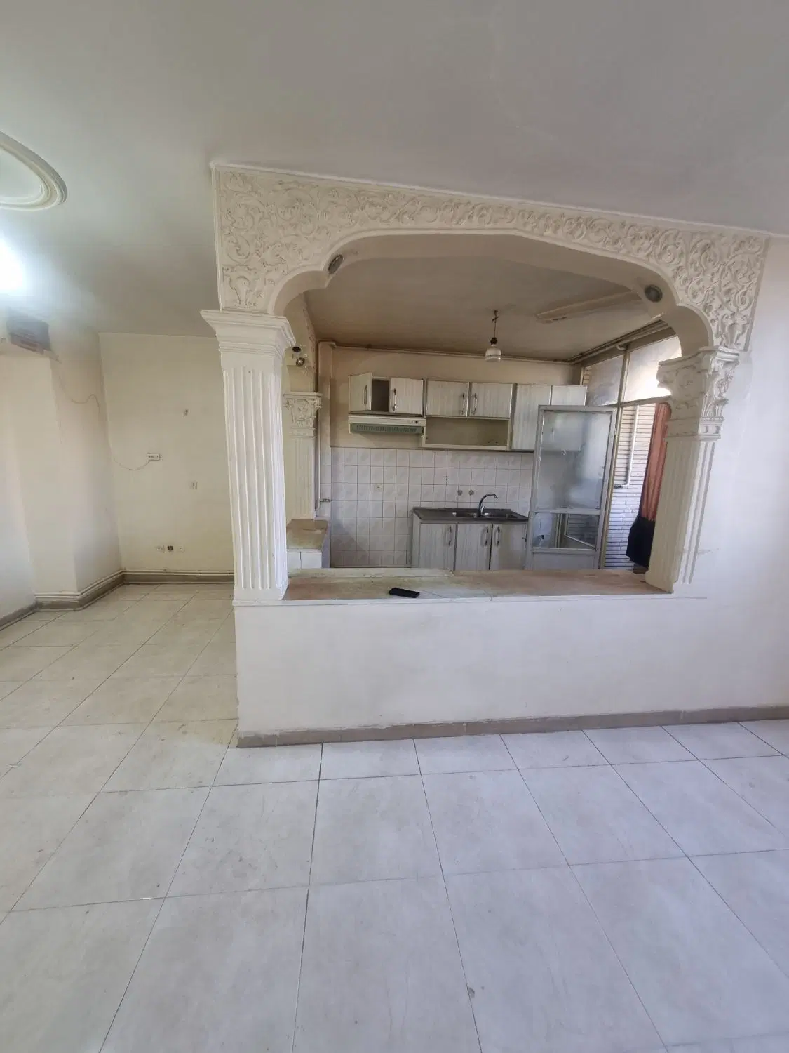 رهن و اجاره آپارتمان ۷۰متری ۱خواب پارکینگدار طبقه۳
