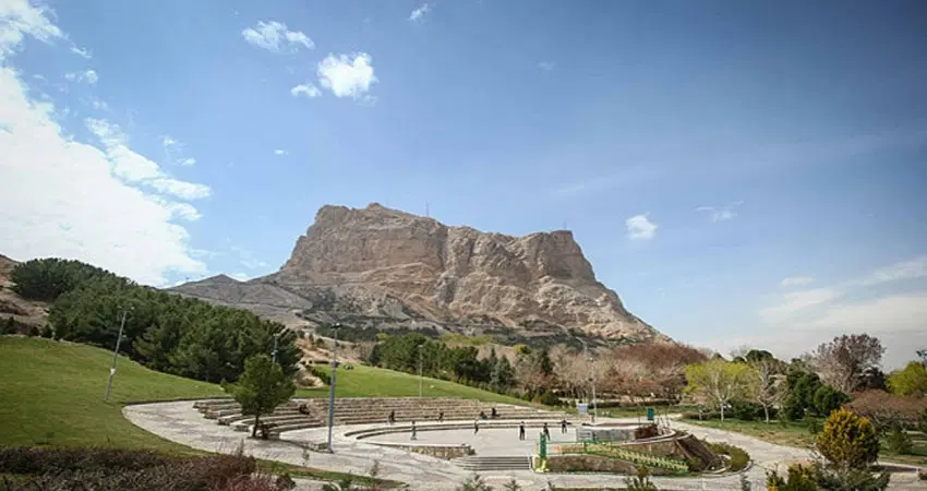 3 خوابه چهارراه باهنر ابتدای رباط اول