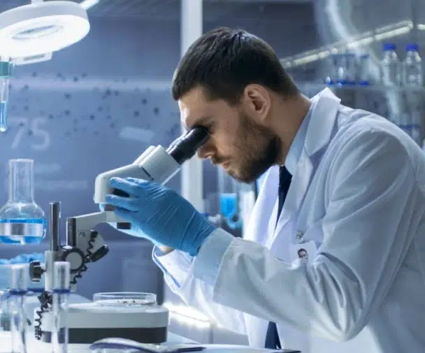 جذب سرمایه گذار در آزمایشگاه پزشکی