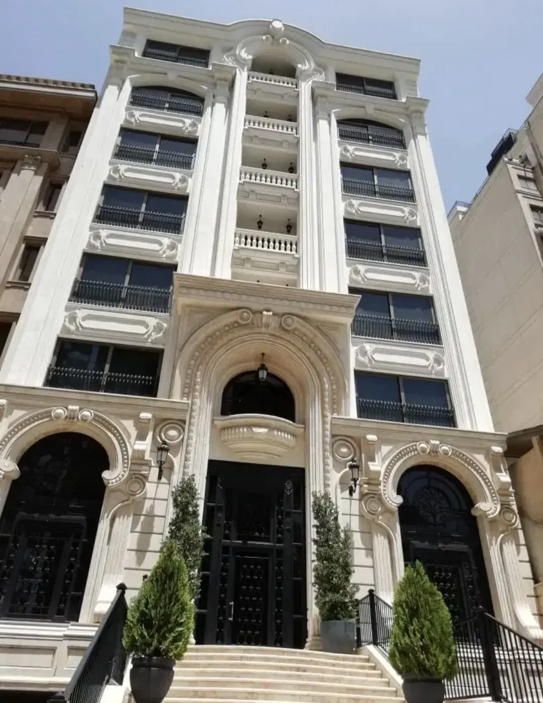 ۲۴۰ متر صفر تک واحدی استخر سونا جکوزی روفگاردن و