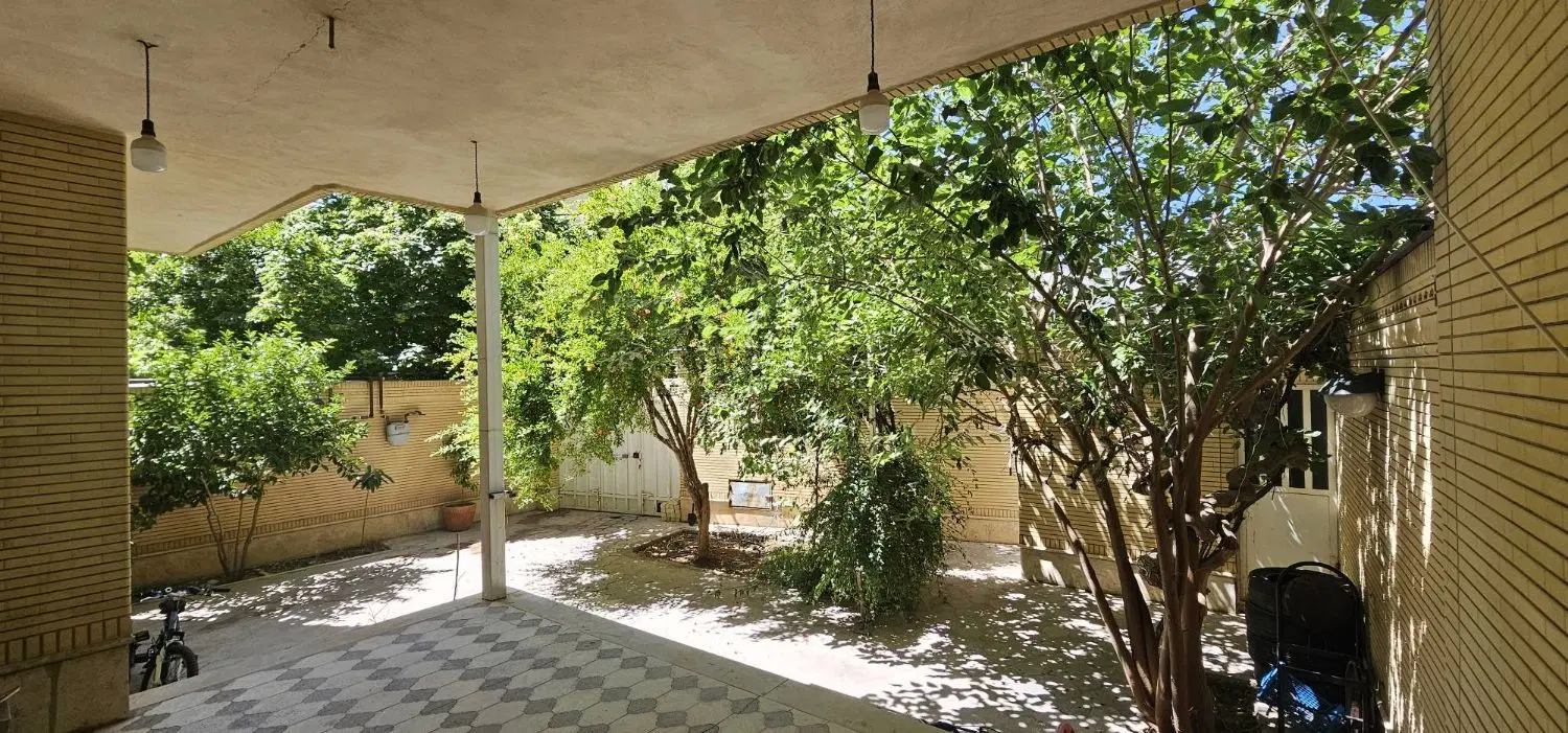 اجاره خانه ویلایی ۲۳۰ متری در شهرک آب