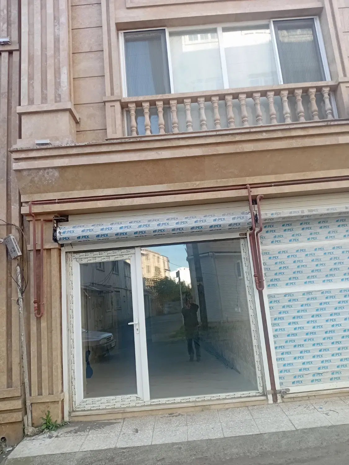 مغازه.  ۳۰ متری
