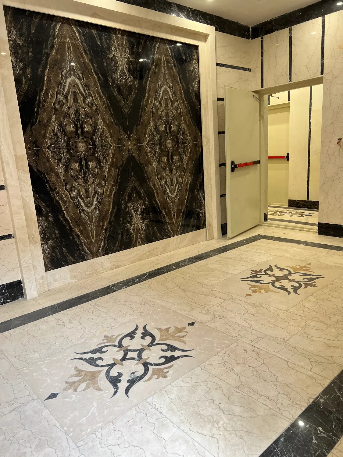 اپارتمان 130 متری سه راه شریعتی