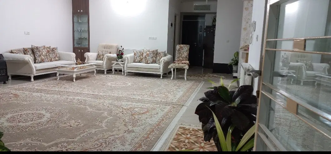 رهن و اجاره ۳ خواب،خوش نقشه،طبقه دوم