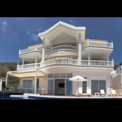 پنت هوس دانش لوکس فول