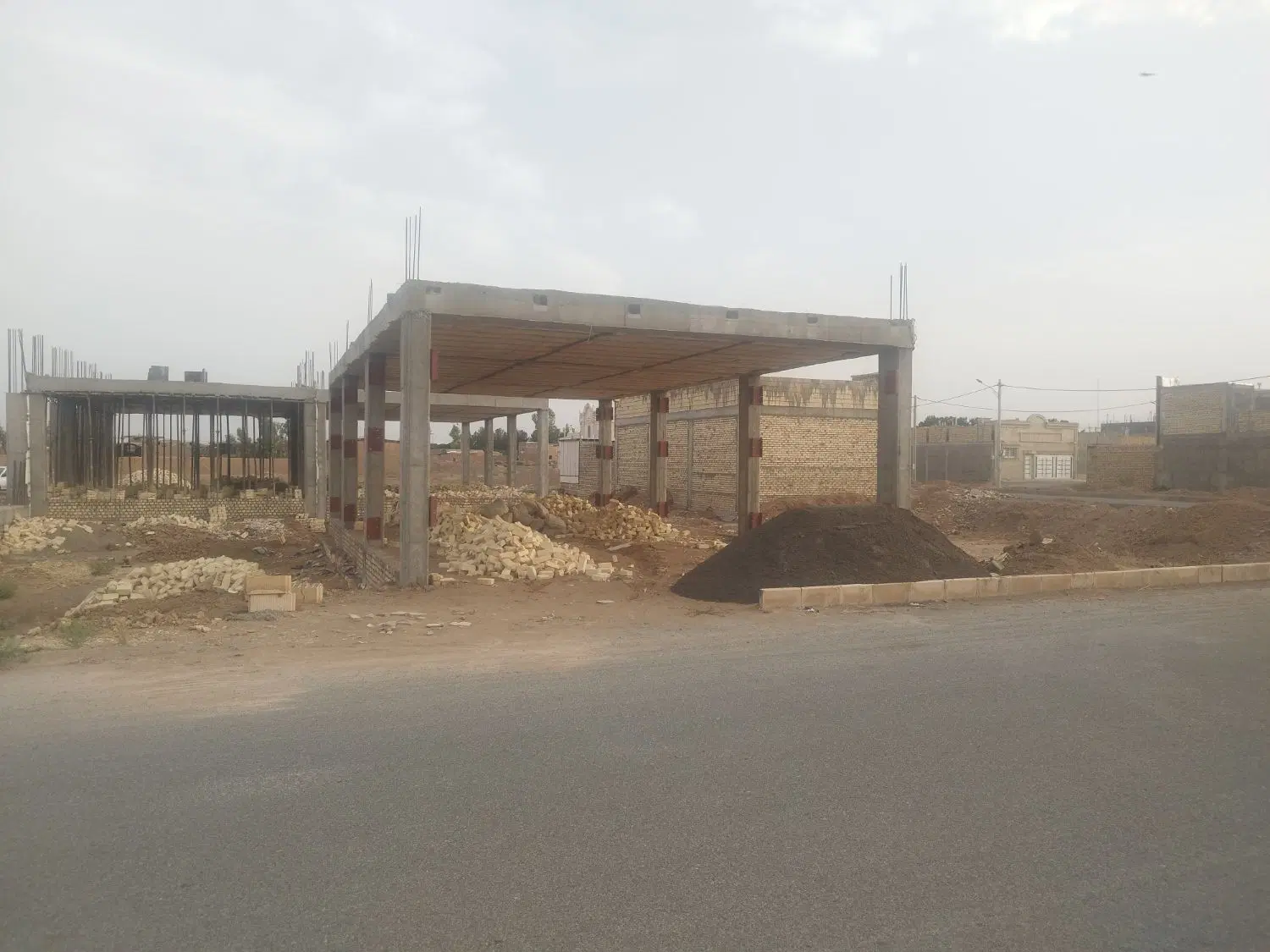 پردیسان بیدگل نبش خیابان راهور  همکف سفتکاری