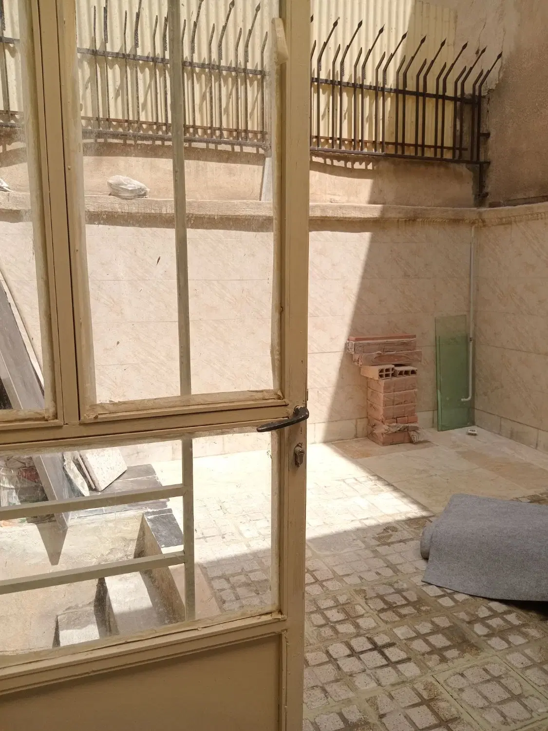 خانه دربستی ۲طبقه +زیرزمین