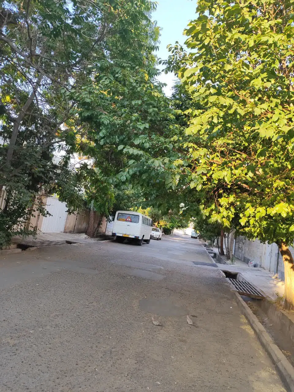 زمین فروشی