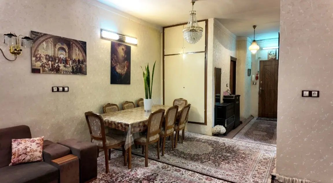 آپارتمان خوش نقشه نورگیر خیابان جمهوری