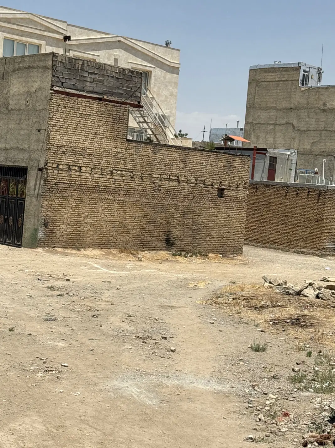 زمین مسکونی