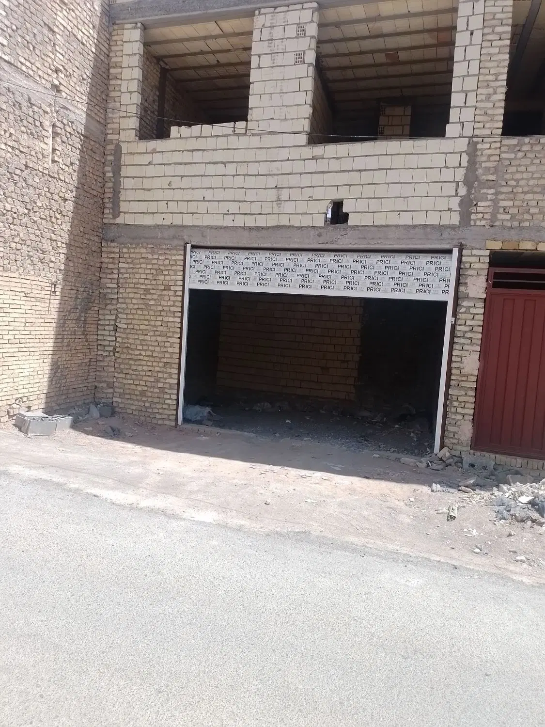 منزل مسکونی نیمه ساز
