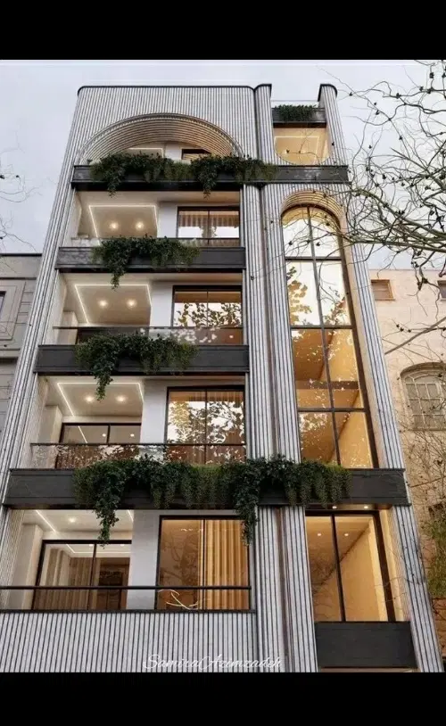 واحد ۱۲۰ متری رو به نما آفتاب گیر