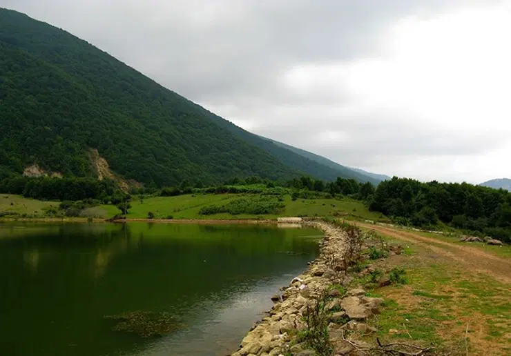 ۱۵۰ متر زمین در یک موقعیت مکانی خوب