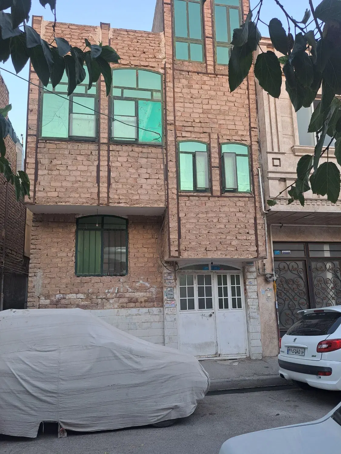 فروش  خانه دو نبش در شهر قائم شهید کبیری