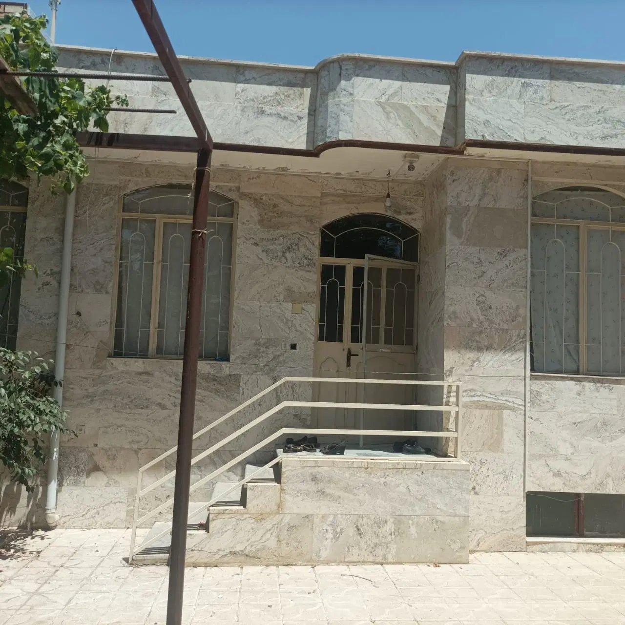 فروش منزل مسکونی دوکله با مغازه