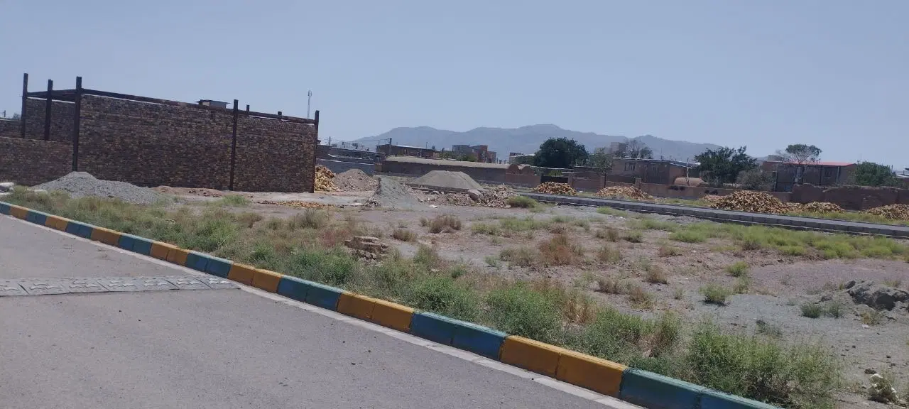 خانه نیمه کار