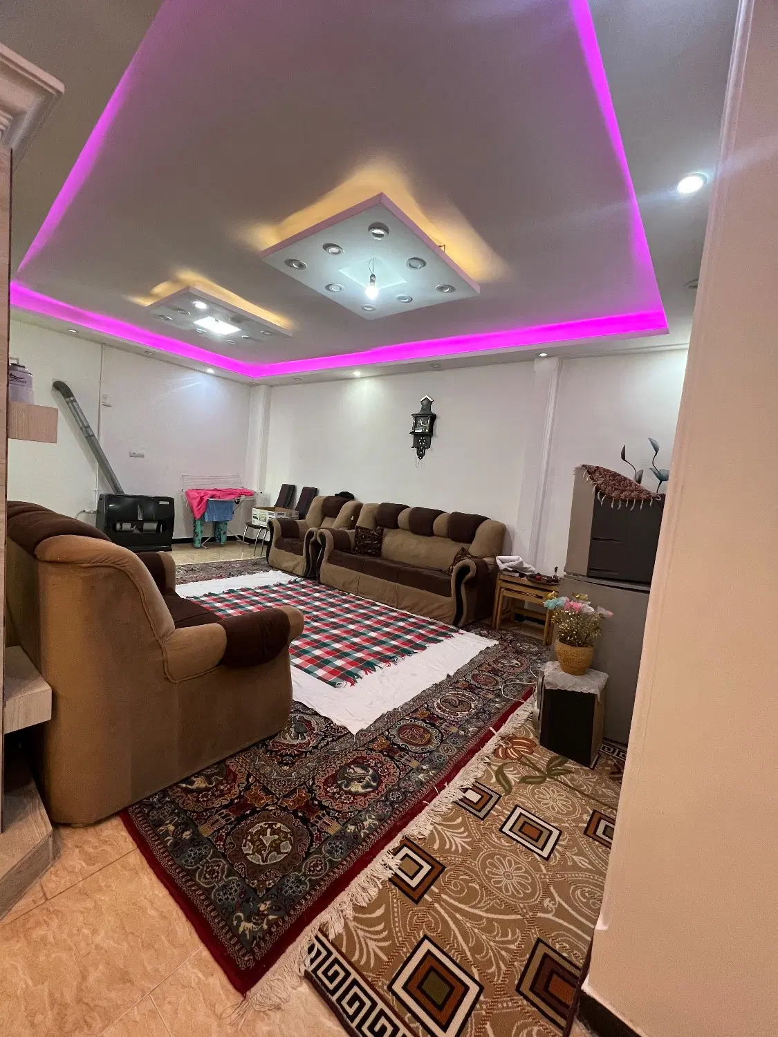 واحد دو خواب نورگیر بر خیابان اصلی