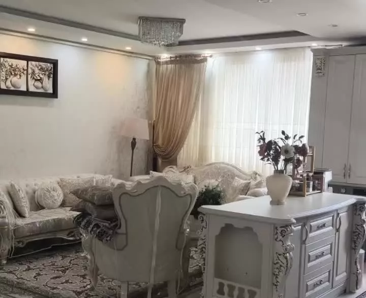 ۱۰۰متری مجتمع مهر وماه طالقانی