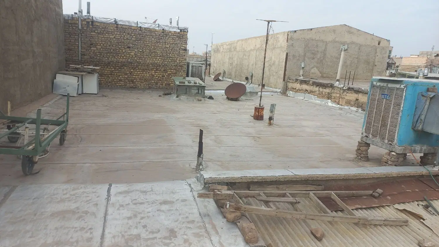 فروش خانه کلنگی ۲۰۰ متری
