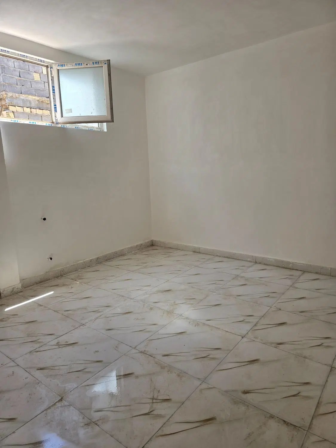 اپارتمان چشمه سفید ( فوری )