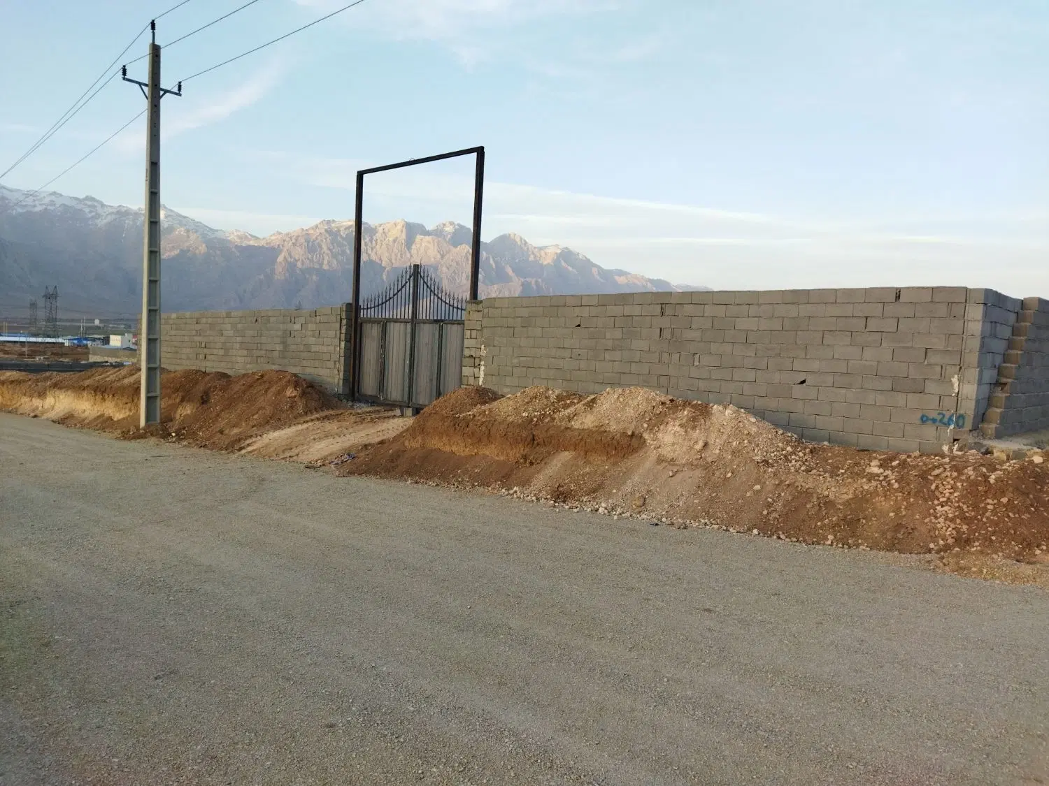 زمین دیوارکشی شهرک صنعتی زاگرس