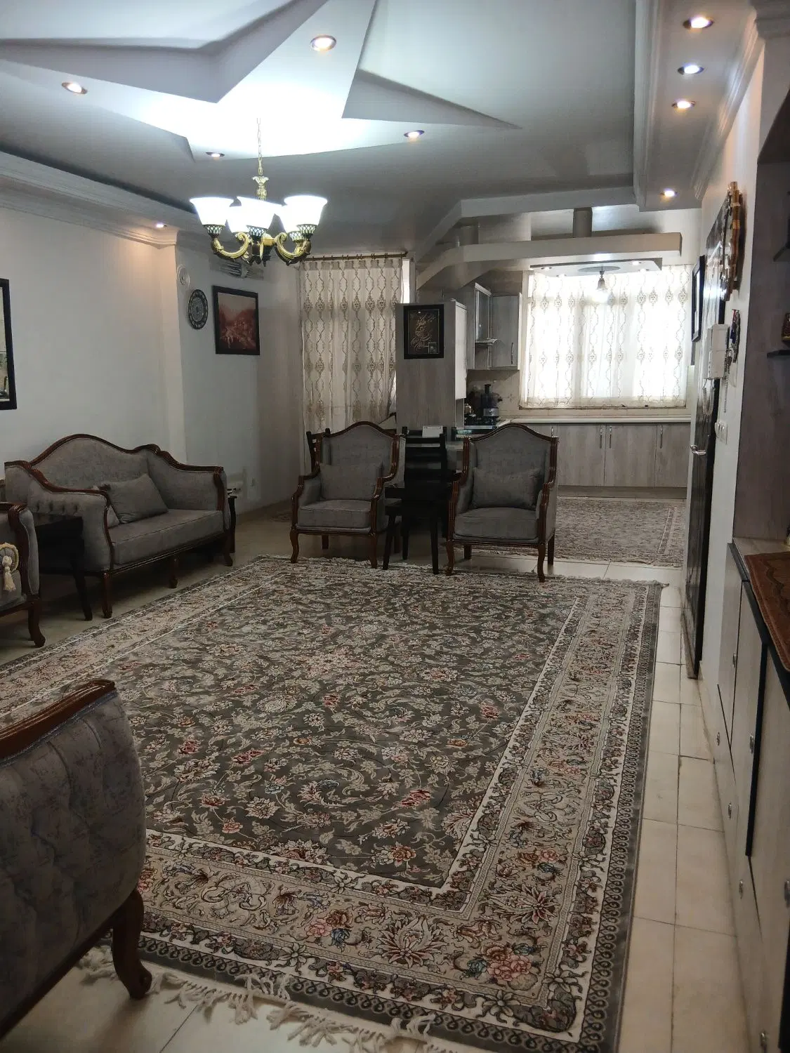 ۹۰متر خوش‌نقشه و نورگیر _ طبقه اول _ تک‌واحدی