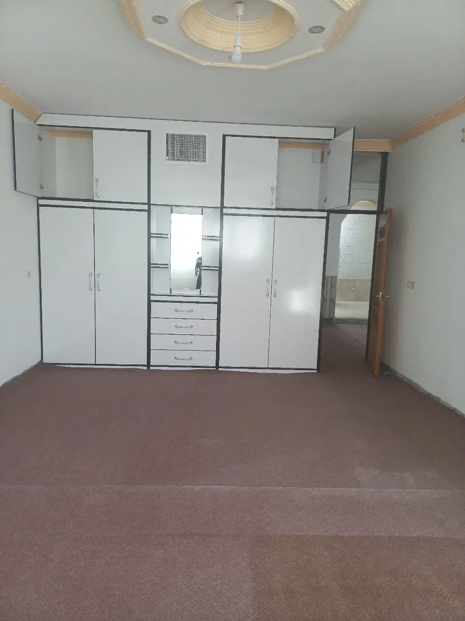 اجارة خانه ویلایی صدمتری دوخوابه در قائمیه