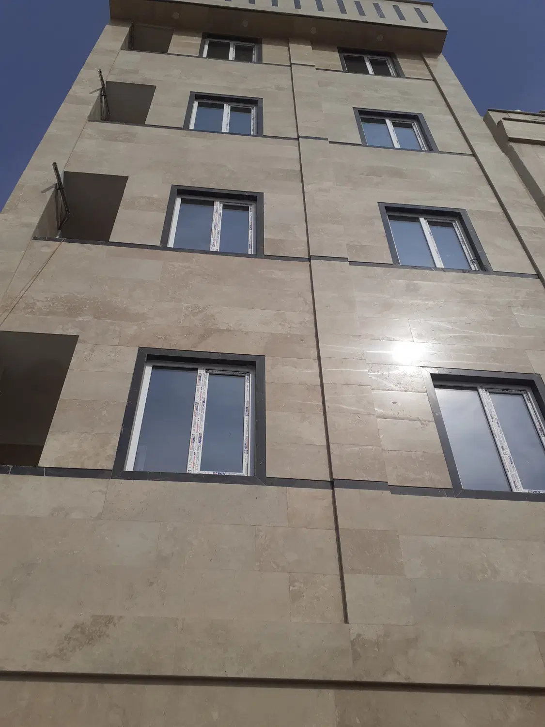 اجاره آپارتمان ۹۵ متری نو ساز تک واحدی کلیدنخورده