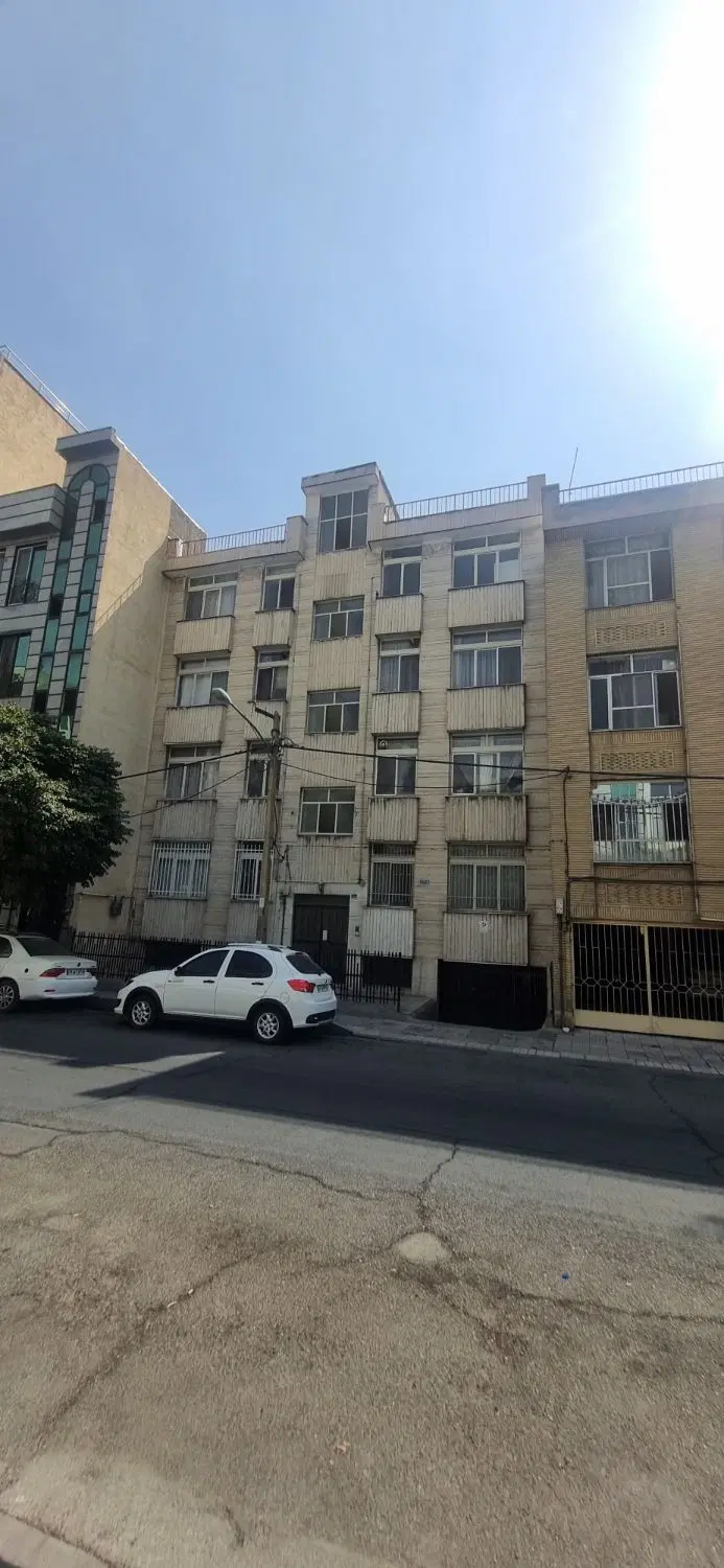 ۷۵متر تخلیه پارکینگ دار میدان ۳